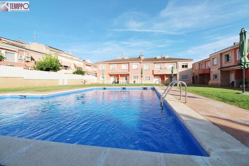 Foto b09485d1-ce59-4d2b-a5fe-78e1da0c179e. Casa adossada amb calefacció aparcament piscina a Vendrell (El)
