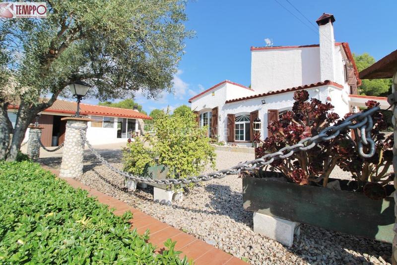 Foto b67109c5-8d9a-4aa5-85bd-fc30551974fe. Casa amb calefacció aparcament piscina a Nou Vendrell Vendrell (El)