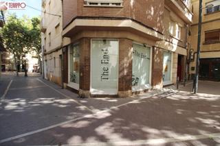 Lloguer Local Comercial  Nova. Local comercial en alquiler en pleno centro de el vendrell  plaç