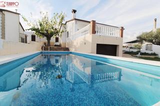 Maison  Can gordei. Vivienda en can gordei tu refugio con jardín y piscina