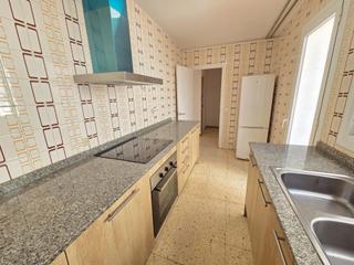 Lloguer Pis a El Tancat-Mas d´en Gual. En alquiler piso de 4 dormitorios con varias terrazas