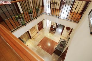 Maison à Centre. Casa tipo palacete de 428 m2 con piscina, ascensor y gran bodega