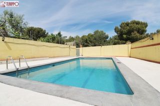 Casa a Nou Vendrell. Casa independiente con gran parcela y piscina en nou vendrell