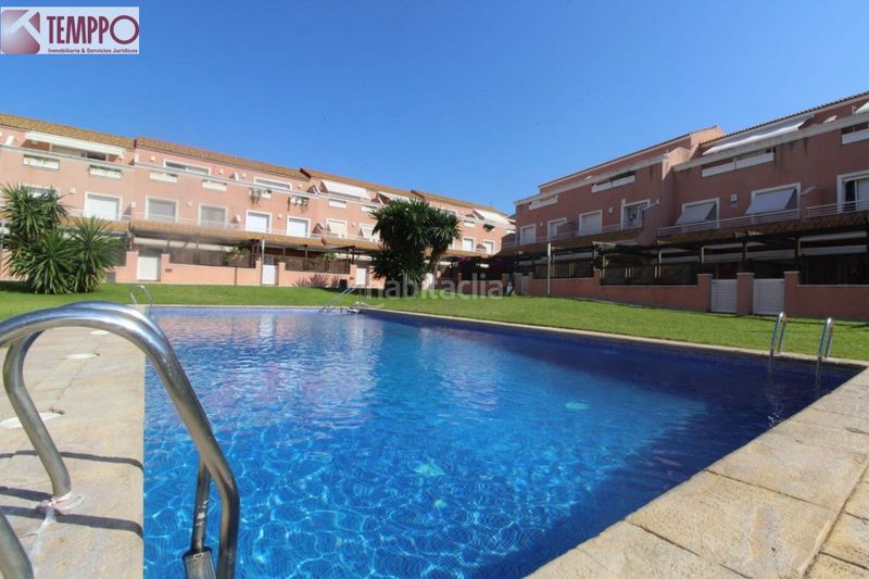 Foto 12117d3b-f71b-49ca-a142-442d3bedf465. Casa adossada amb calefacció aparcament piscina a Vendrell (El)