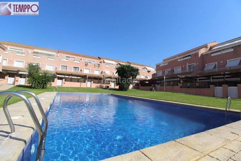 Foto 27324770-f534-4d5e-b300-1c86063a4e3d. Casa adossada amb calefacció aparcament piscina a Vendrell (El)