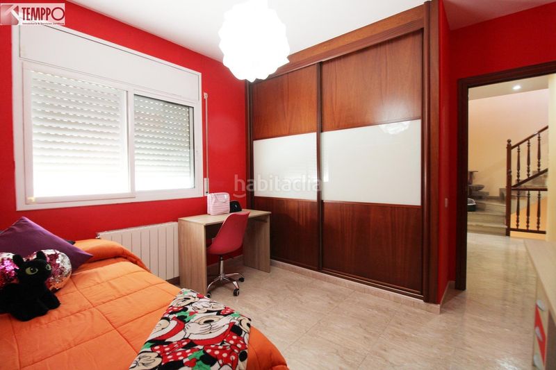 Foto 5e13e806-4f99-4f87-8dd2-1b46b526d6ef. Casa adossada amb calefacció aparcament piscina a Vendrell (El)
