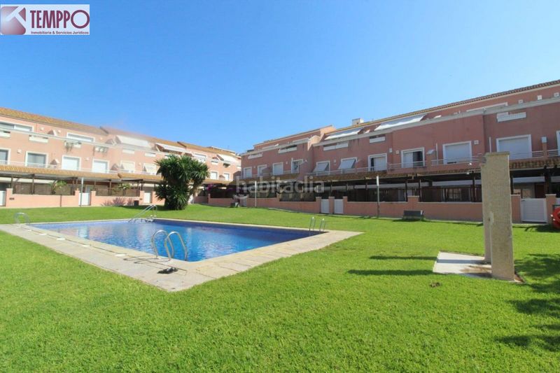 Foto c58e8056-4fa9-4d49-9025-6a38d0cc5906. Casa adossada amb calefacció aparcament piscina a Vendrell (El)