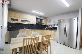 Pis a Centre. Espectacular piso de 160 m2 �tiles con una terraza de 50 m2 en e