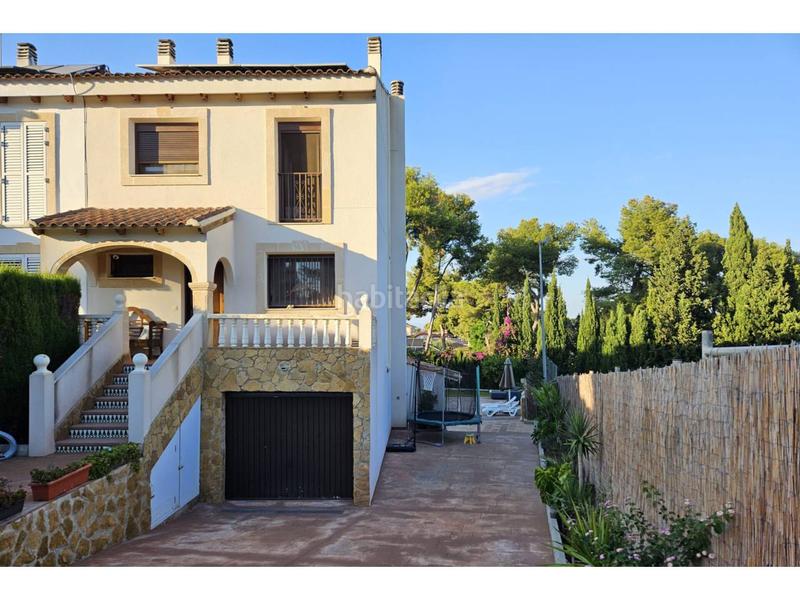 Foto 22a0c0bc-3386-4c50-b0fe-c9a660669abb. Casa aparellada amb calefacció aparcament piscina a Torrent