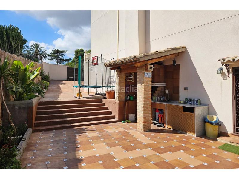 Foto fe680996-66fd-4d98-a124-7db102ccacdb. Casa aparellada amb calefacció aparcament piscina a Torrent