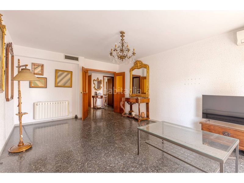 Foto 319673ad-6b15-4e88-9622-330d34f9e294. Apartament amb calefacció aparcament a Jaume Roig Valencia