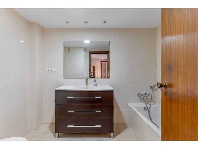 Foto c887244d-3c58-4a33-8e8b-f67c3d84d337. Apartament amb calefacció aparcament a Jaume Roig Valencia