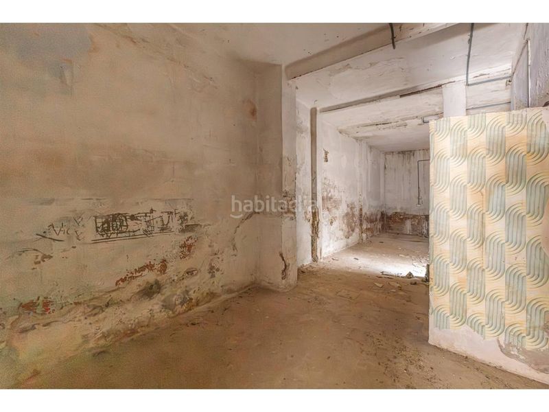 Foto 52314d0b-f79b-48c3-9848-b2bdbf4e8f26. Local comercial a Russafa Valencia