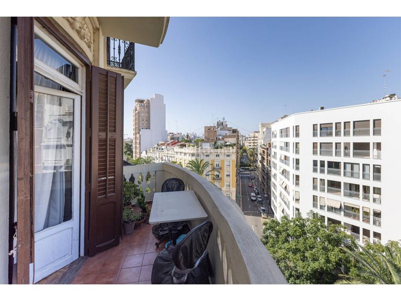 Foto cbd85b68-deb4-45e4-803c-eb3b3713c4b1. Pis a Russafa Valencia