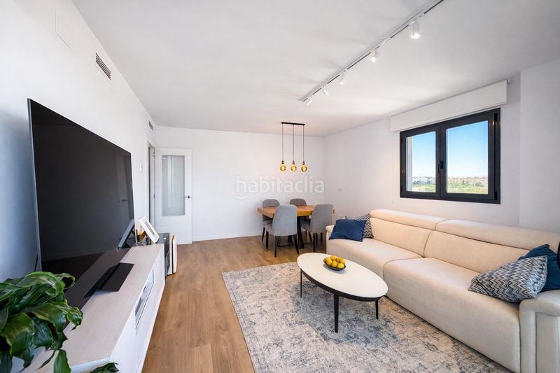 Foto e72a1178-2345-4831-9eb4-50f1759e96e3. Pis amb aparcament piscina a Malilla Valencia