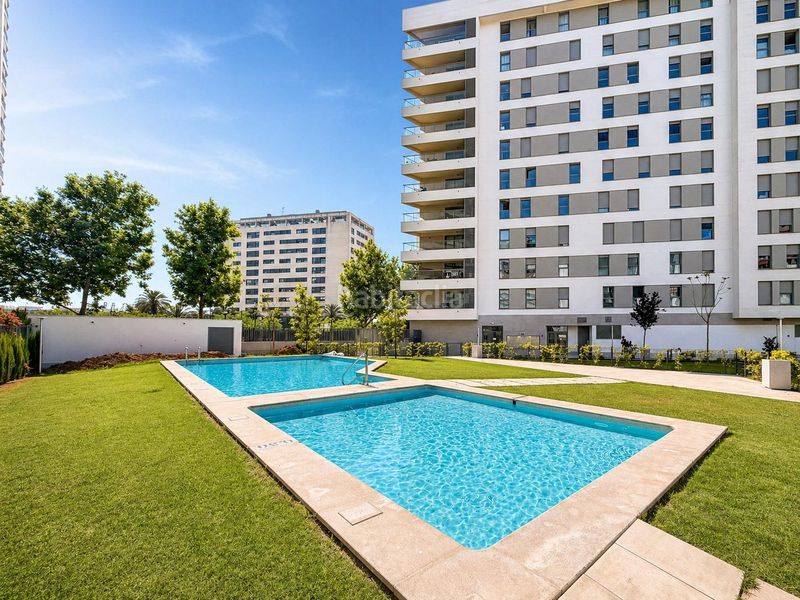 Piso a estrenar en residencial privado con piscina, pádel y vistas en las moreras en Valencia