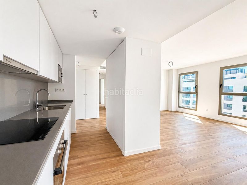 Piso a estrenar en residencial privado con piscina, pádel y vistas en las moreras en Valencia - Imagen 9