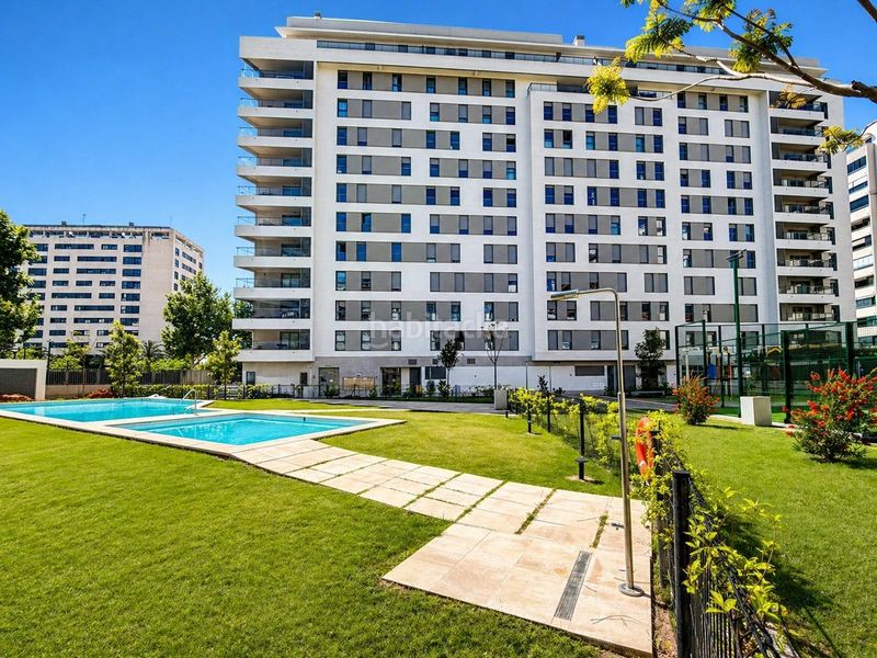 Piso a estrenar en residencial privado con piscina, pádel y vistas en las moreras en Valencia - Imagen 2