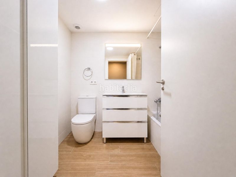 Piso en calle calle vicente miguel carceller 9 vivienda originalmente de 4 habitaciones, actualmente convertida en 3 dormitorios para disfrutar de un salón comedor mucho más amp en Valencia - Imagen 29