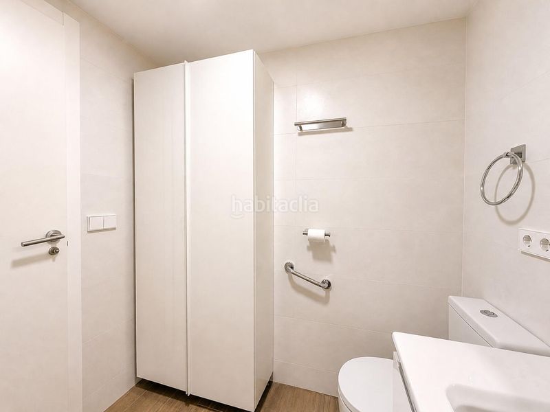 Piso en calle calle vicente miguel carceller 9 vivienda originalmente de 4 habitaciones, actualmente convertida en 3 dormitorios para disfrutar de un salón comedor mucho más amp en Valencia - Imagen 31