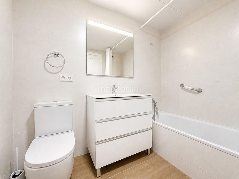 Piso en calle calle vicente miguel carceller 9 vivienda originalmente de 4 habitaciones, actualmente convertida en 3 dormitorios para disfrutar de un salón comedor mucho más amp en Valencia - Imagen 30