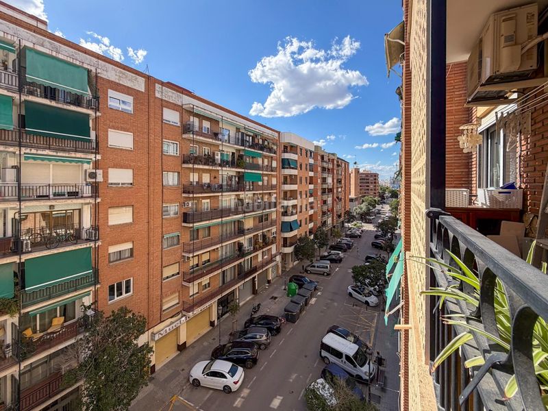 Foto ff8da29f-6d33-4a43-9867-13ecb350f675. Pis amb aparcament a Malilla Valencia