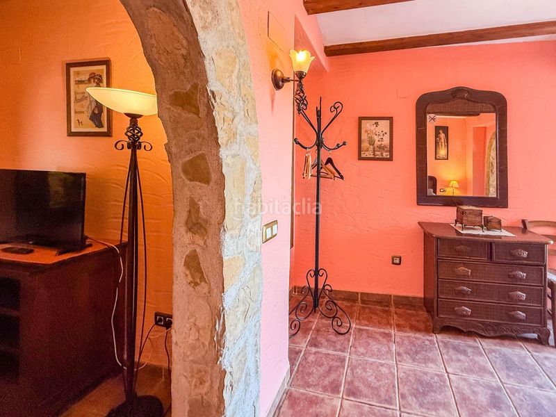 Foto a94199b6-c45e-47f1-8017-92bd59067949. Edificio in Chella