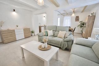 Casa a Benaguasil. Casa totalmente reformada en venta en el centro de benaguacil