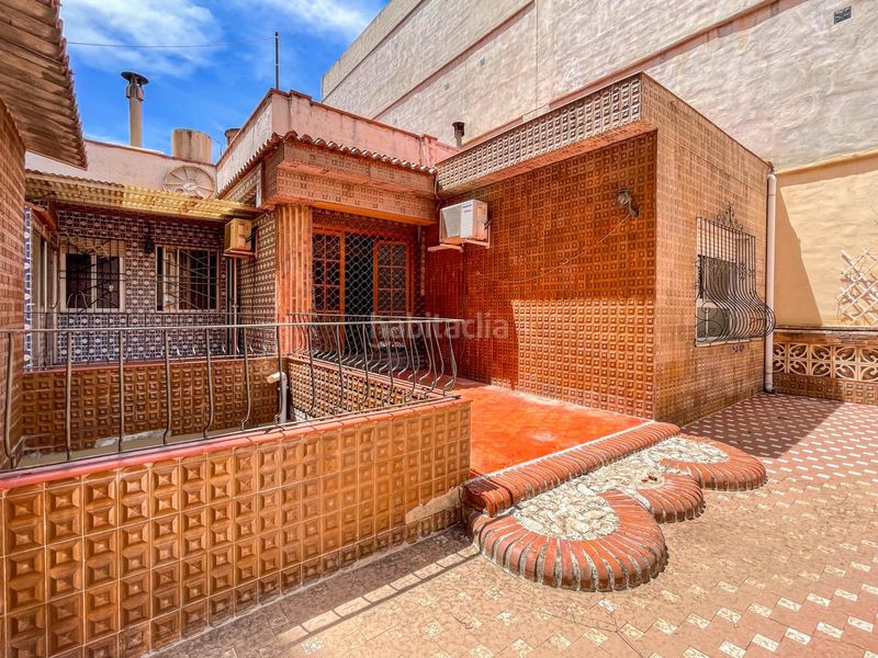 Foto b17ef6ed-4d76-4eb1-a92c-87140c467f2a. Casa precioso chalet en el centro . en Catarroja