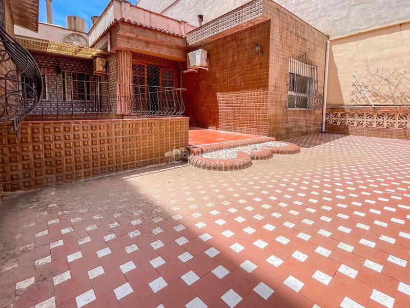 Foto c4b5fd82-5111-4afe-be07-726ac6178d16. Casa precioso chalet en el centro . en Catarroja