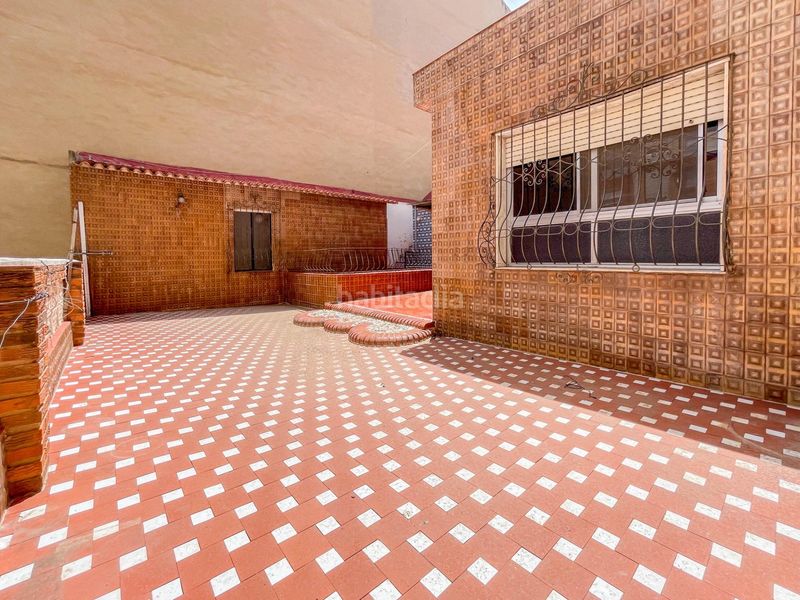 Foto e3e04de3-0b90-4395-94dd-e58ece24b601. Casa precioso chalet en el centro . en Catarroja