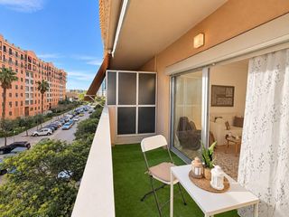 Etagenwohnung in Malilla. Amplio piso en malilla, valencia  ideal para familias