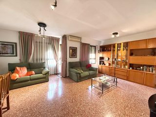 Pis a Malilla. Amplio piso en malilla, valencia  390,000