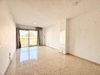 Pis a Malilla. Piso de 1 habitación en venta en avda. ausias march