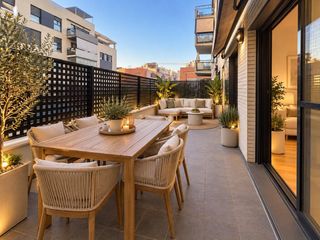 Miete Erdgeschoss  Avenida magnòlies, de les. Magnífica planta baja con gran terraza en residencial magnolias