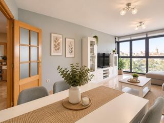 Pis  Calle llano de la zaidia. Amplia vivienda de 4 dormitorios con vistas al jardín del turia,