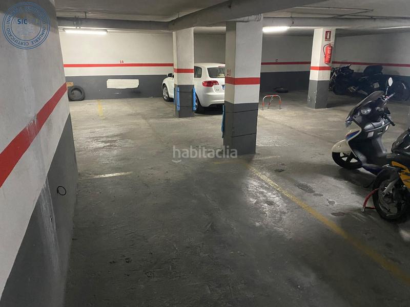 Foto c944919c-5a3e-4271-85d9-bf0f969d5bb6. Autoparkplatz in Malilla Valencia