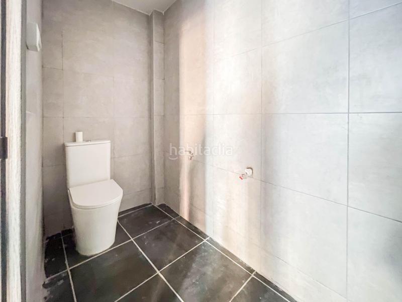 Foto 030a9a23-7243-4056-a31c-f2a3a8f35879. Local comercial en dos de mayo 15 local vivienda en venta en Benetússer
