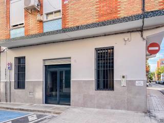 Local Comercial a Dos de mayo 15. Local  vivienda en venta en benetússer