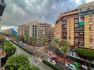 Rent Flat in Peris y valero 98. Piso luminoso en avenida peris y valero