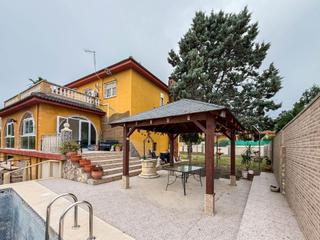 Xalet a Polígono diseminados (p-16) 55. Chalet en venta en urbanización la llobatera ribarroja del turia