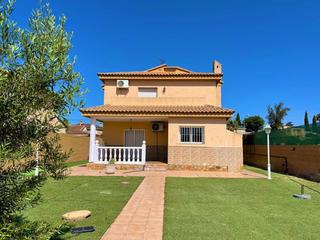 Chalet  Calle de pou del marquès. Chalet en la eliana