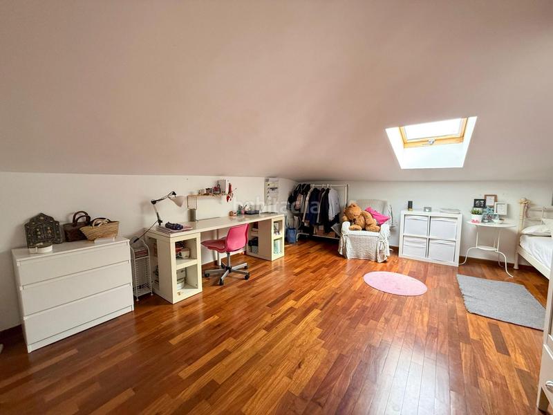 Foto 26f3b99b-1808-4516-a4dc-18a4b843a70e. Àtic amb calefacció aparcament a Malilla Valencia