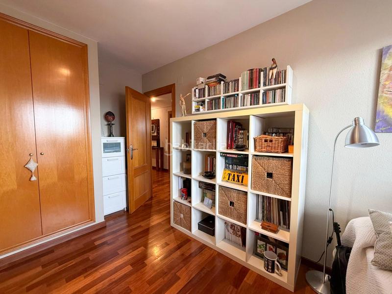 Foto 3081bbdd-bcfb-4015-86bb-67eb908ef414. Àtic amb calefacció aparcament a Malilla Valencia