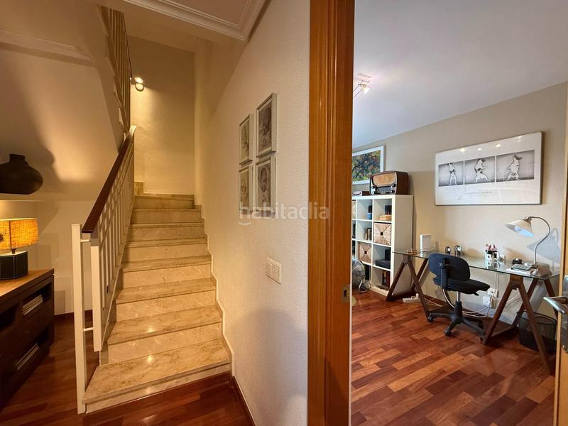 Foto c6105d71-a259-422e-ad50-04fc51d2231a. Àtic amb calefacció aparcament a Malilla Valencia