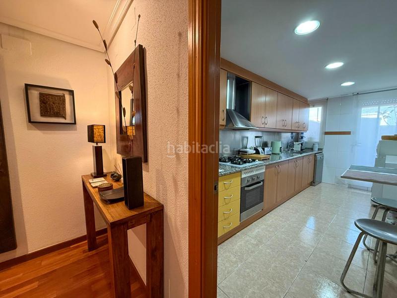 Foto d2cd36ff-3843-436e-b5ed-991c8a5ca15f. Àtic amb calefacció aparcament a Malilla Valencia