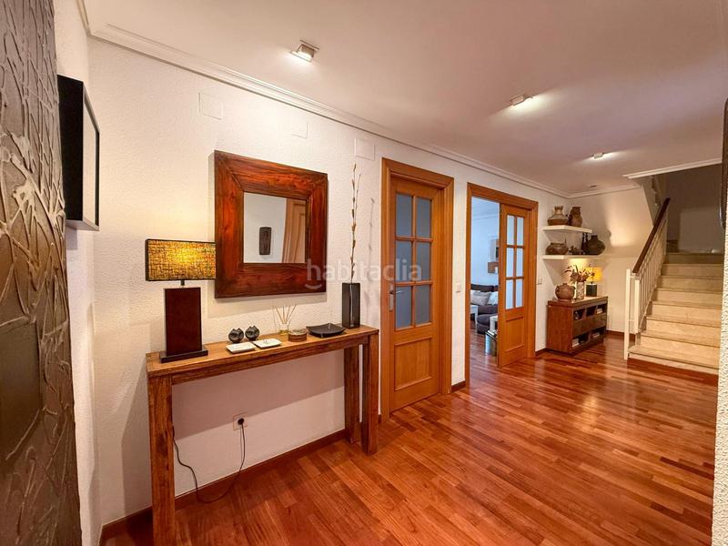 Foto e360426b-a93a-4db5-9fa8-9f2ce6bc3cbe. Àtic amb calefacció aparcament a Malilla Valencia