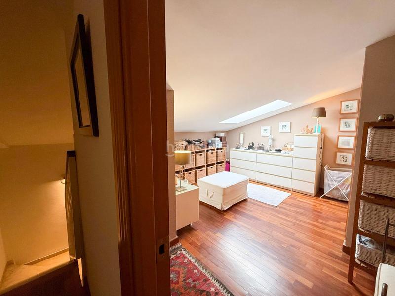 Foto ec74cc32-3fb9-4055-ad46-2c95654151ef. Àtic amb calefacció aparcament a Malilla Valencia