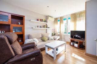 Miete Etagenwohnung in Berbés - Peritos. Piso reformado con 3 habitaciones centro