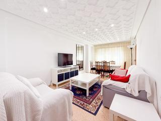 Lloguer Pis  Calle de juan ramón jiménez. Alquiler de piso para estudiantes en malilla, valencia  1.100